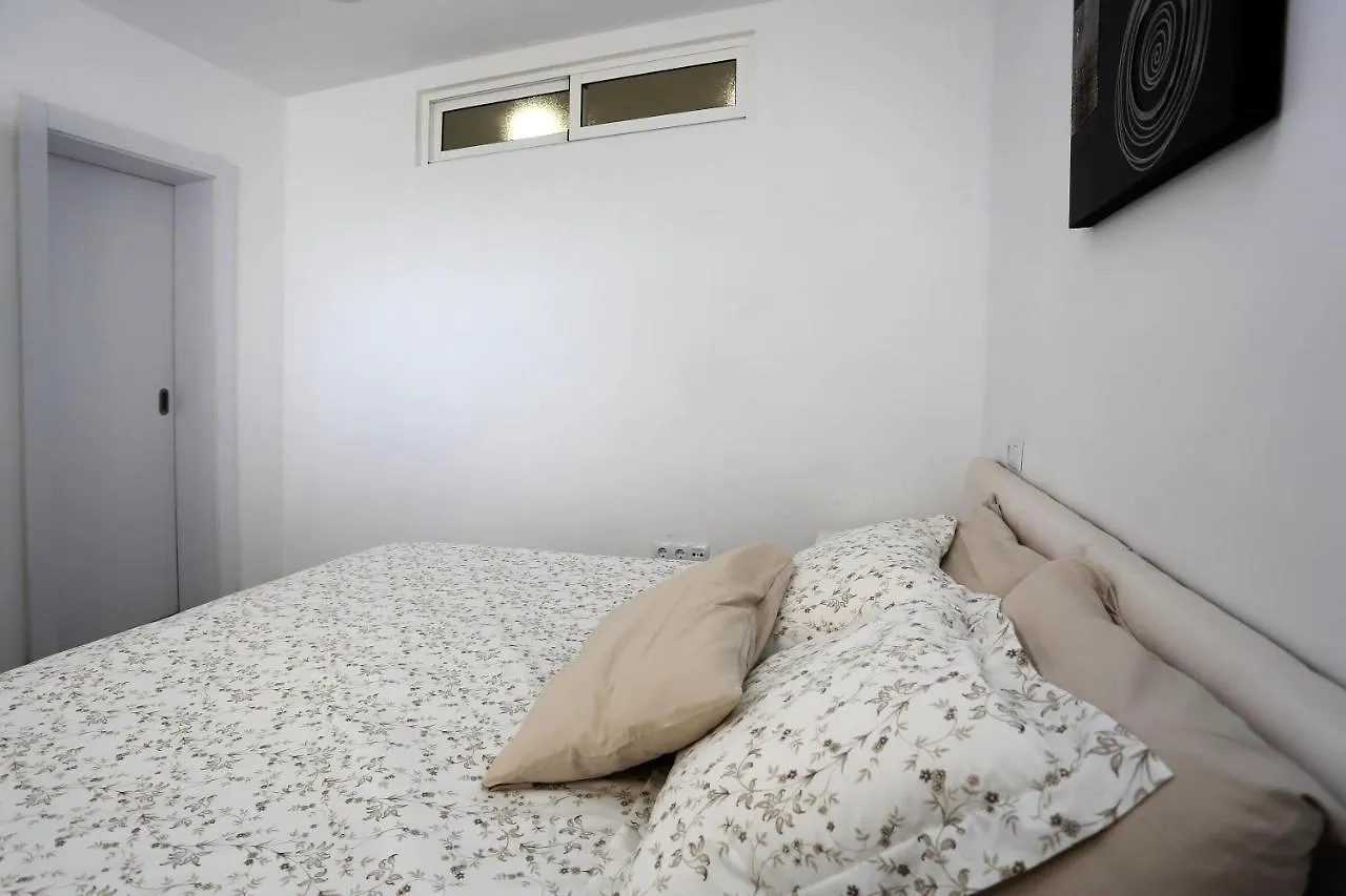 Agaete Parque: Apartamento Vista Piscina Playa del Ingles
